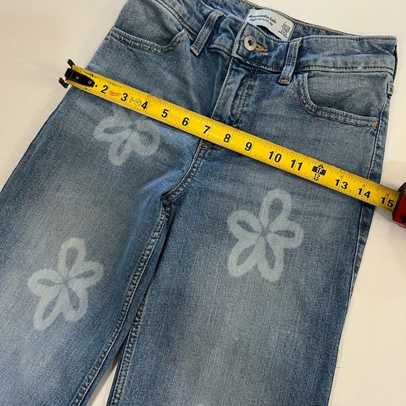 Abercrombie Kids Blue Straight Leg Jeans with Floral Design - Picture 11 of 14
